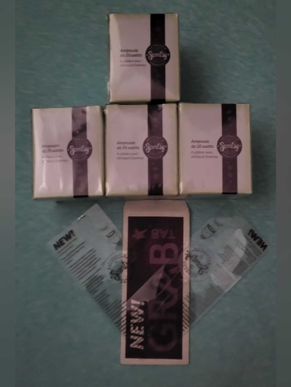 Four Scentsy 25-watt Light Bulb Warmers New In Box
